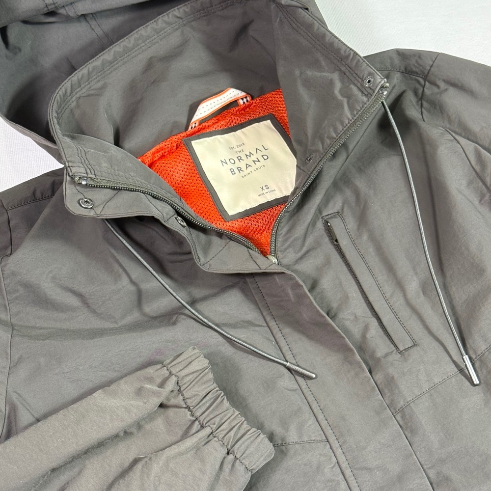 The Normal Brand‎ Jacket XS Hooded Lightweight Windbreaker Gray Orange Lined